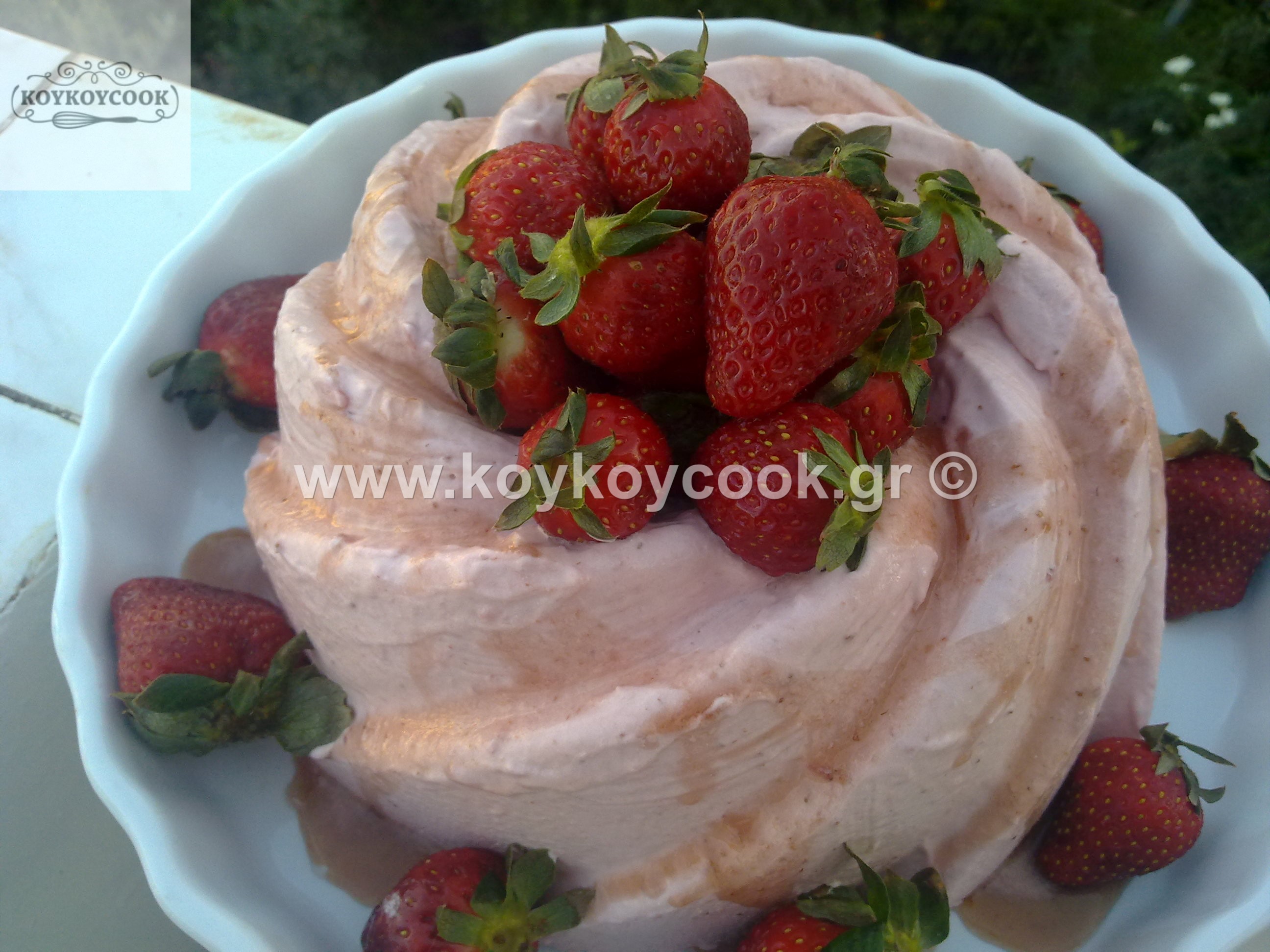 ΜΠΑΒΑΡΟΥΑΖ ΦΡΟΥΤΩΝ ΜΕ ΠΟΥΡΕ ΦΡΑΟΥΛΑΣ – Koykoycook